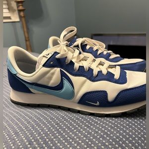 Men’s Size 13 Nike Vintage style sneakers